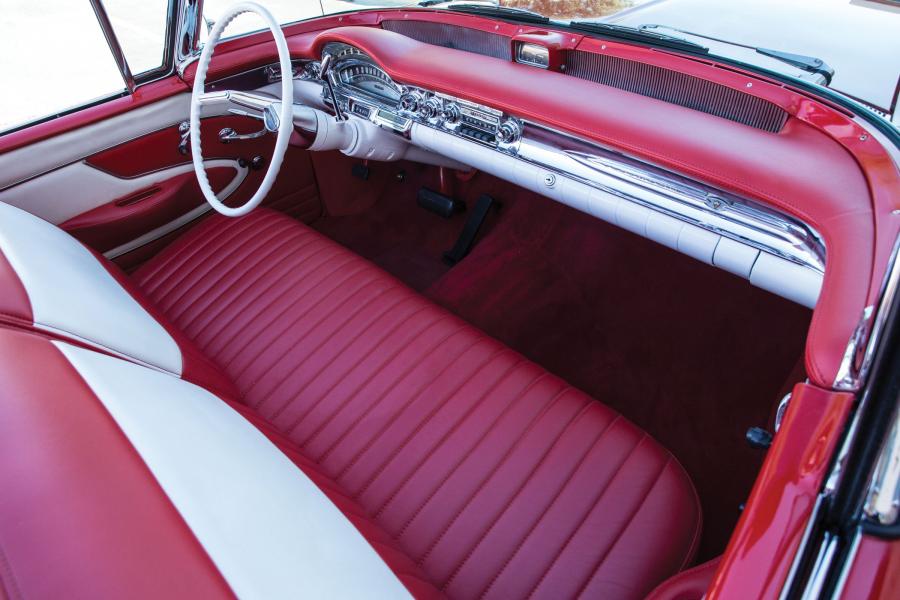 Интерьер Oldsmobile Super 88 J-2 Convertible (3667DTX) 1958 года  (фото 22 из 48)